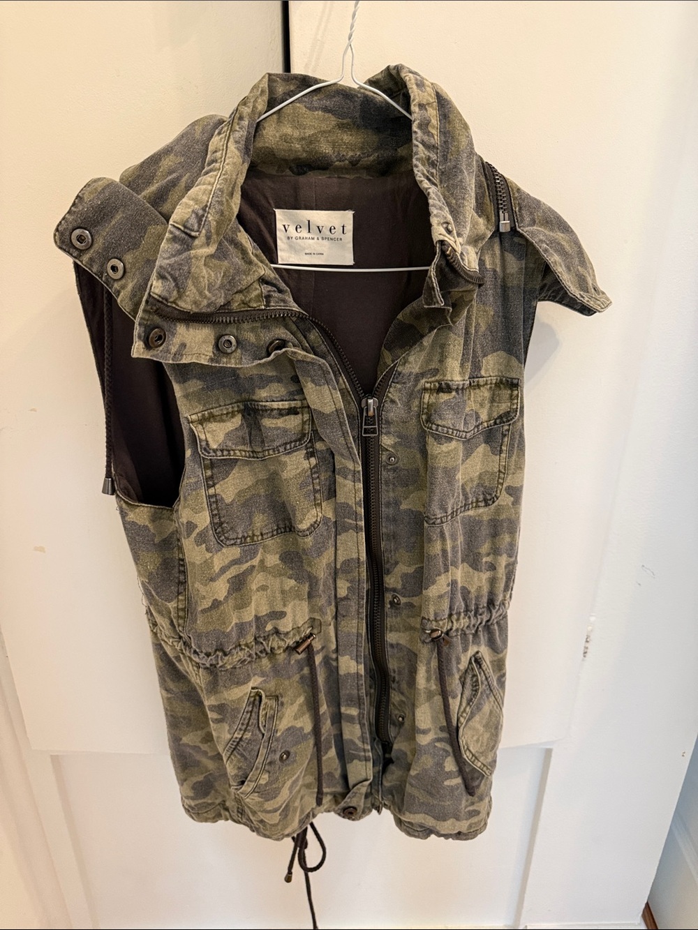 Velvet Sleeveless Camouflage Utility Vest - Olive Green